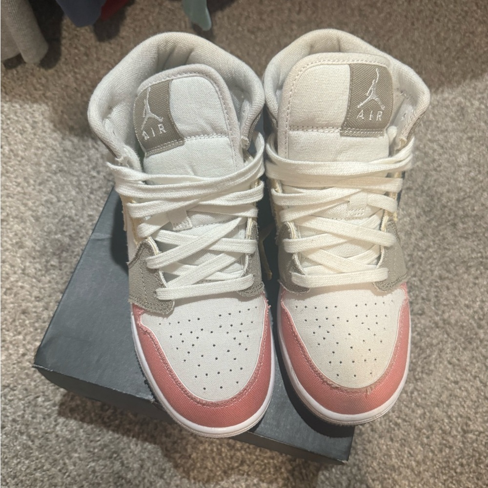Air Jordan 1 mid SE